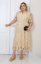 Vestido de guipur con cinturón