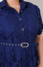Vestido de guipur floral con cinturón