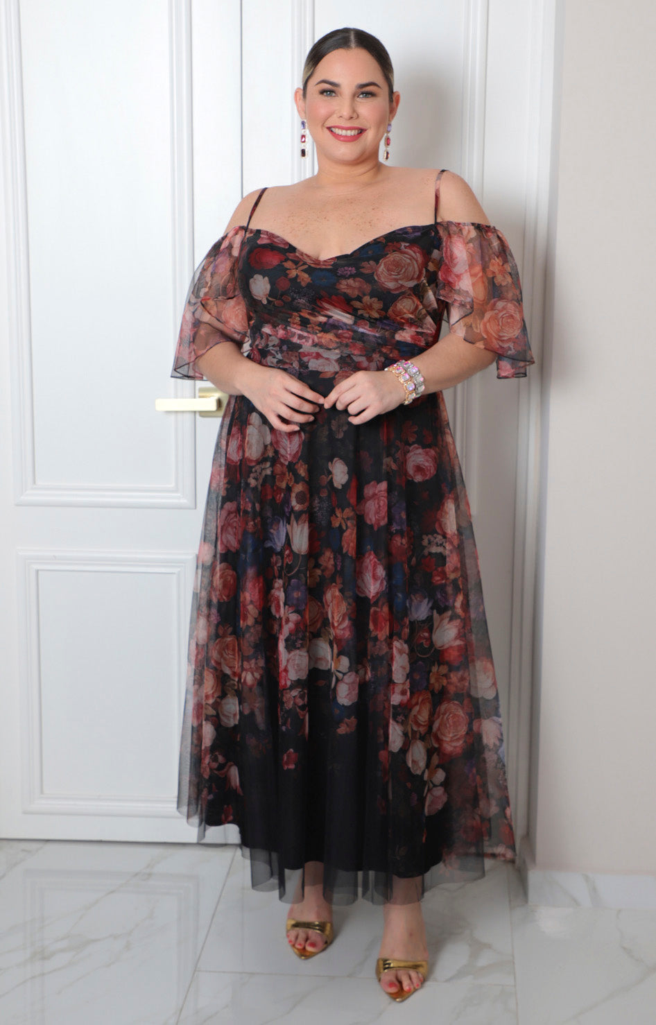 Vestido largo estampado floral con mangas de gasa