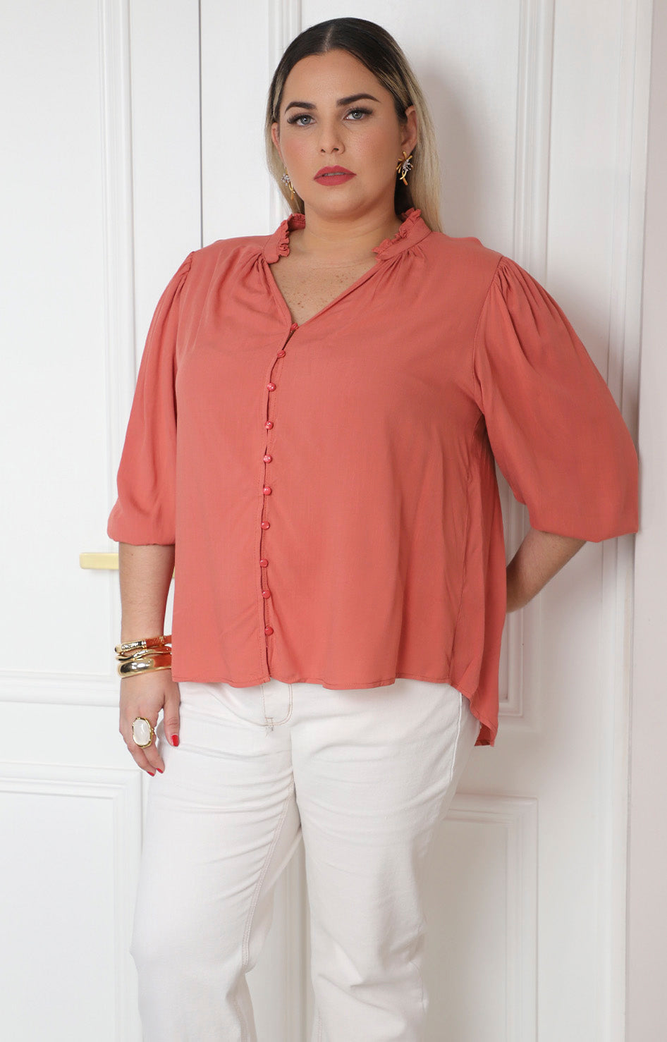 Blusa escote en V con mangas globo