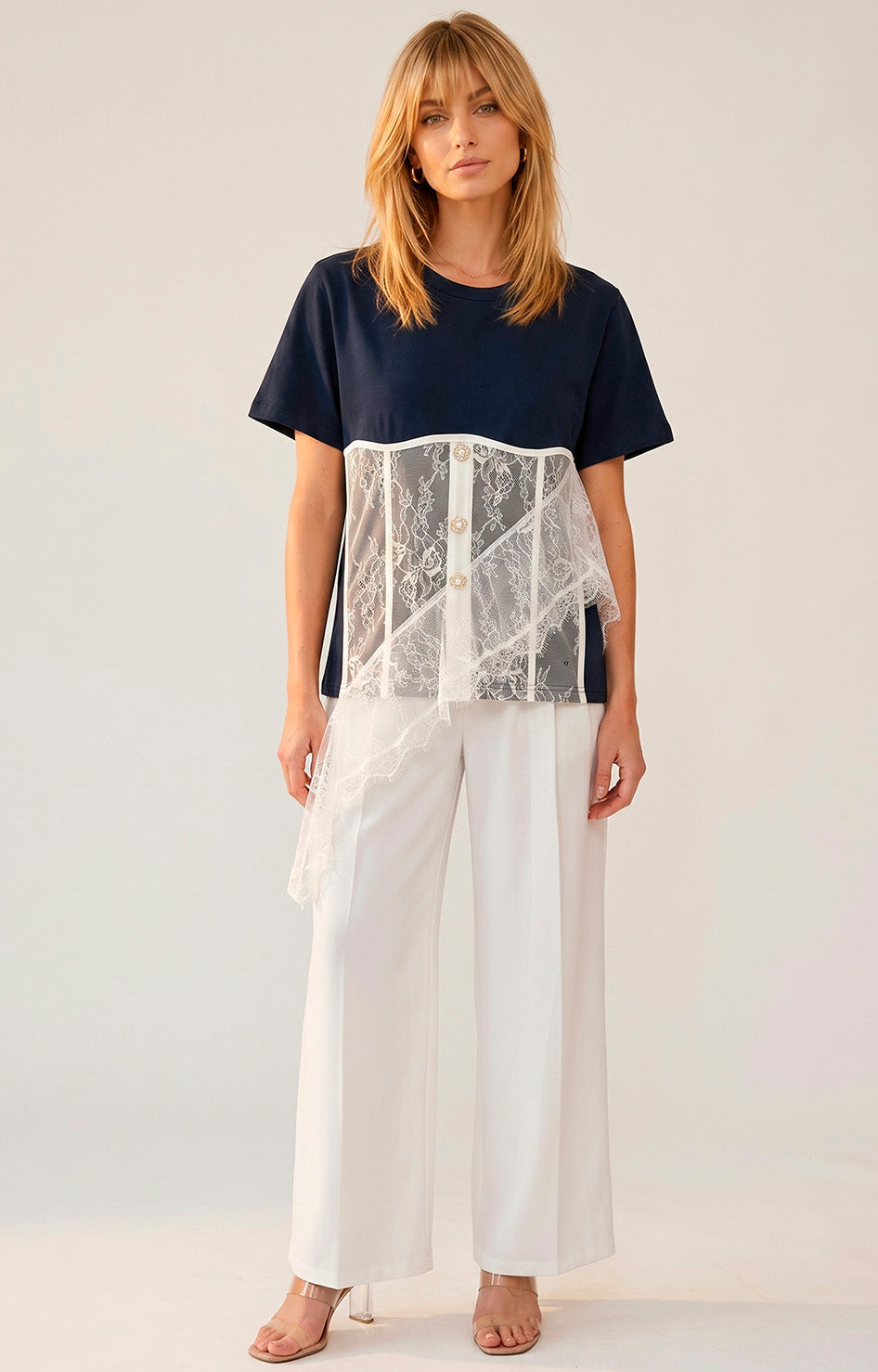 Blusa con aplicación de encaje