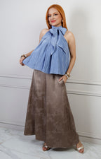 Blusa halter azul Boutiquemirel con lazo al cuello, corte regular y diseño sin mangas