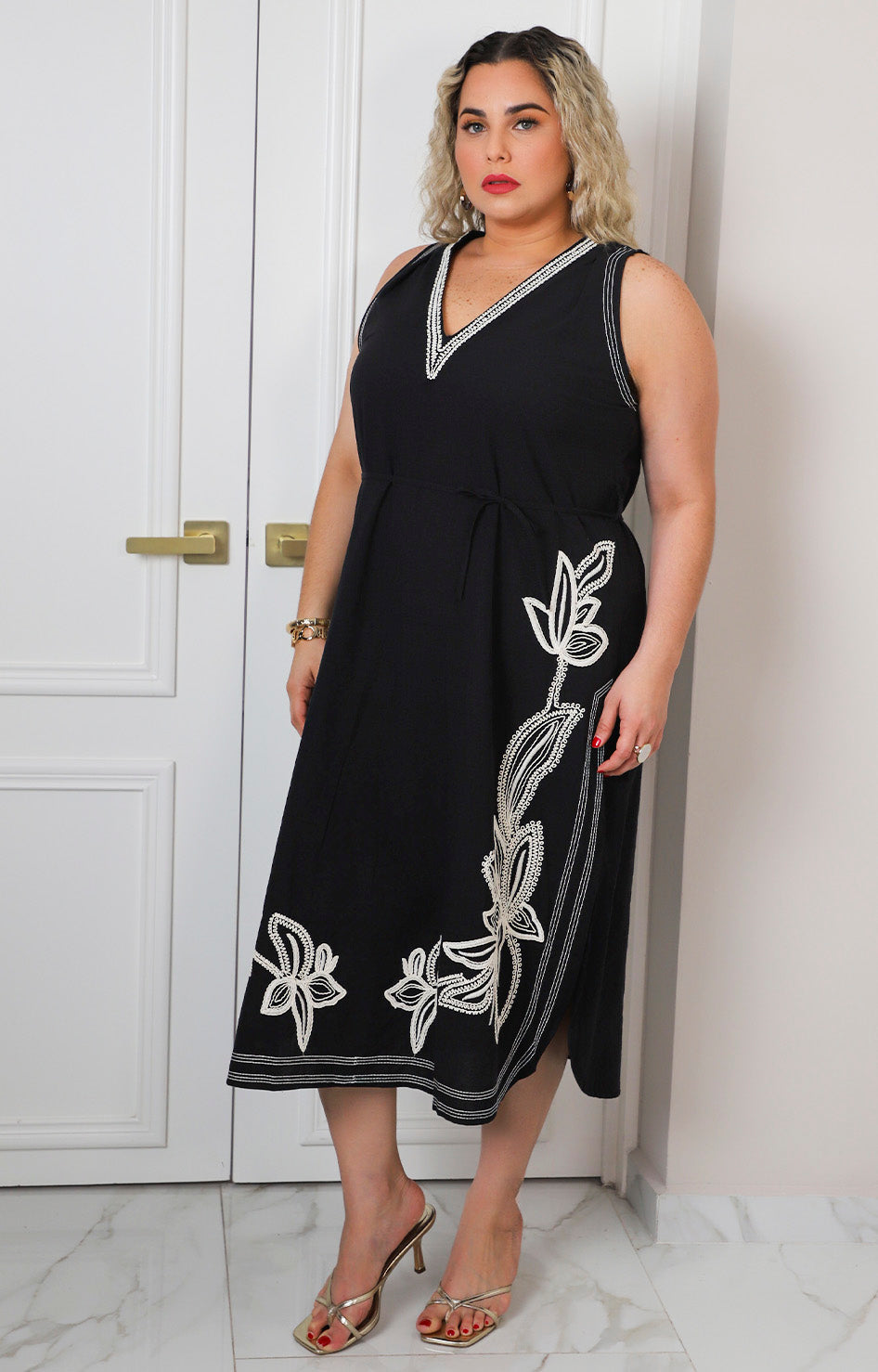 Vestido con bordado floral