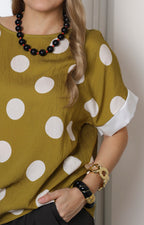 Blusa verde con estampado polka dot