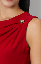 Blusa fruncida sin manga con detalle dorado