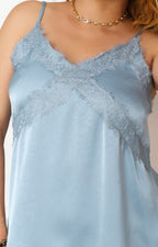 Blusa lencera satinada con encaje