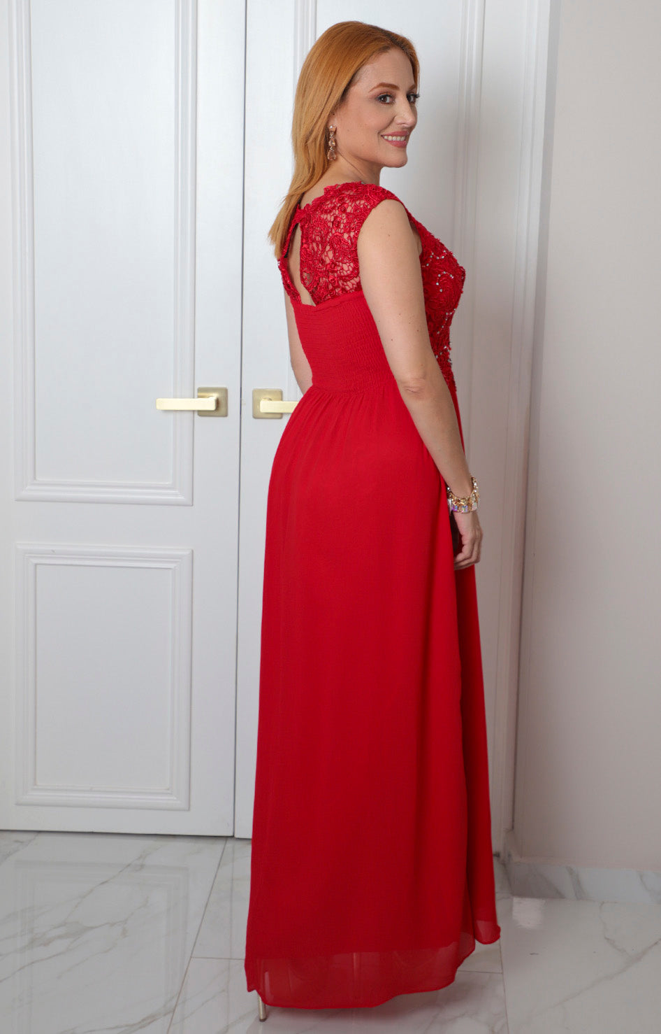 Vestido largo con encaje y lentejuela