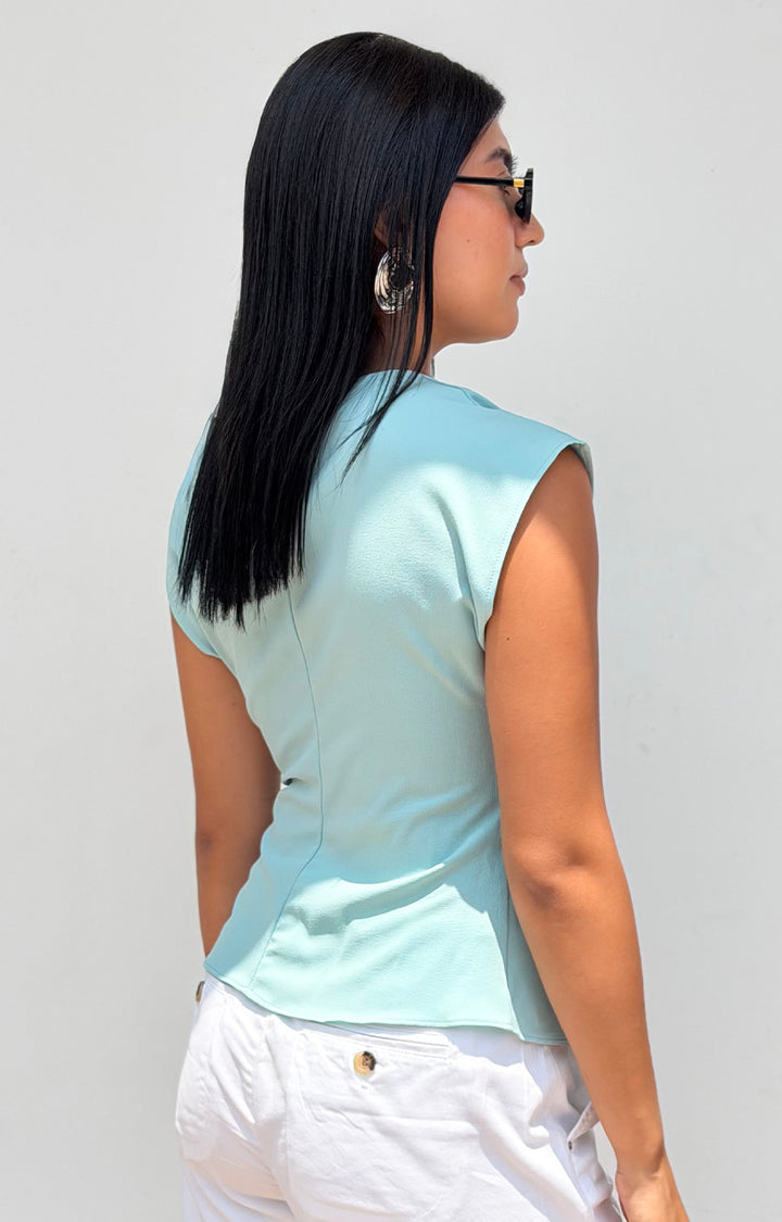 Blusa asimétrica con broche dorado - BLUSAS REGULAR Boutiquemirel 