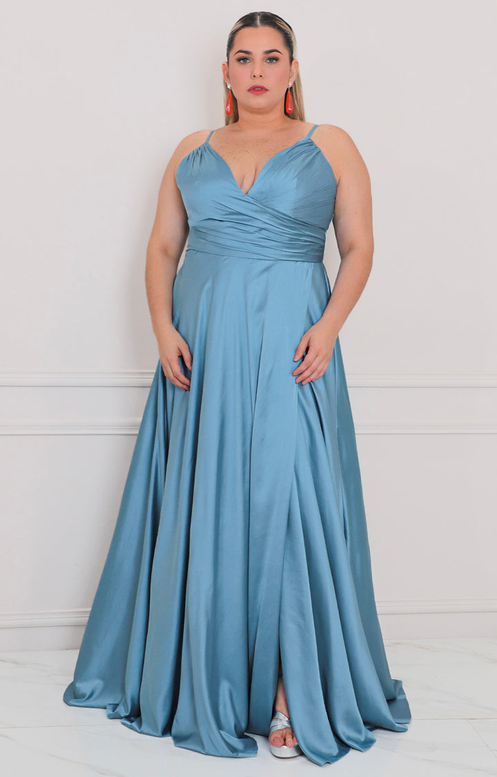 Vestido azul satinado con drapeado