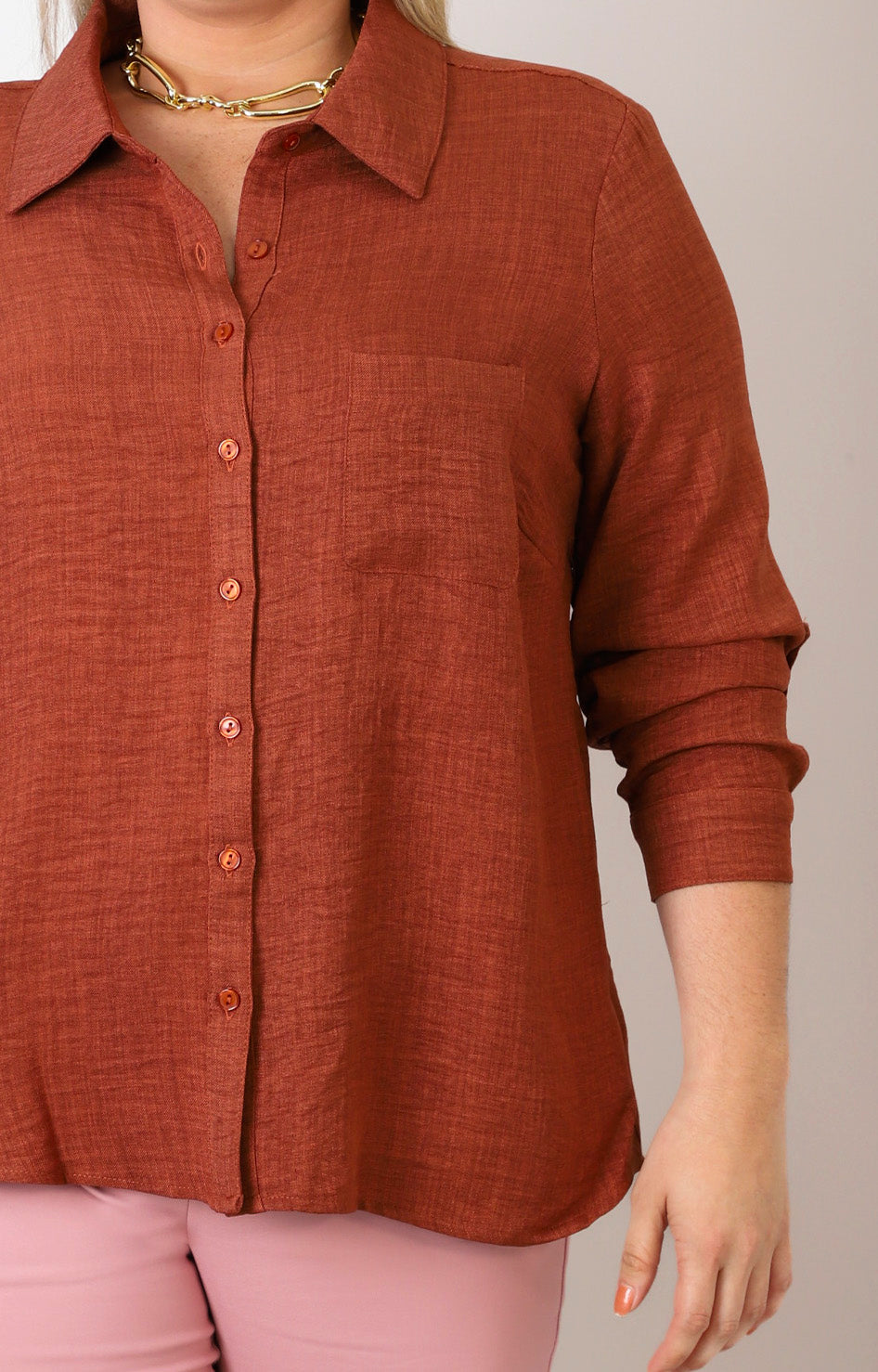 Blusa camisera con bolsillos