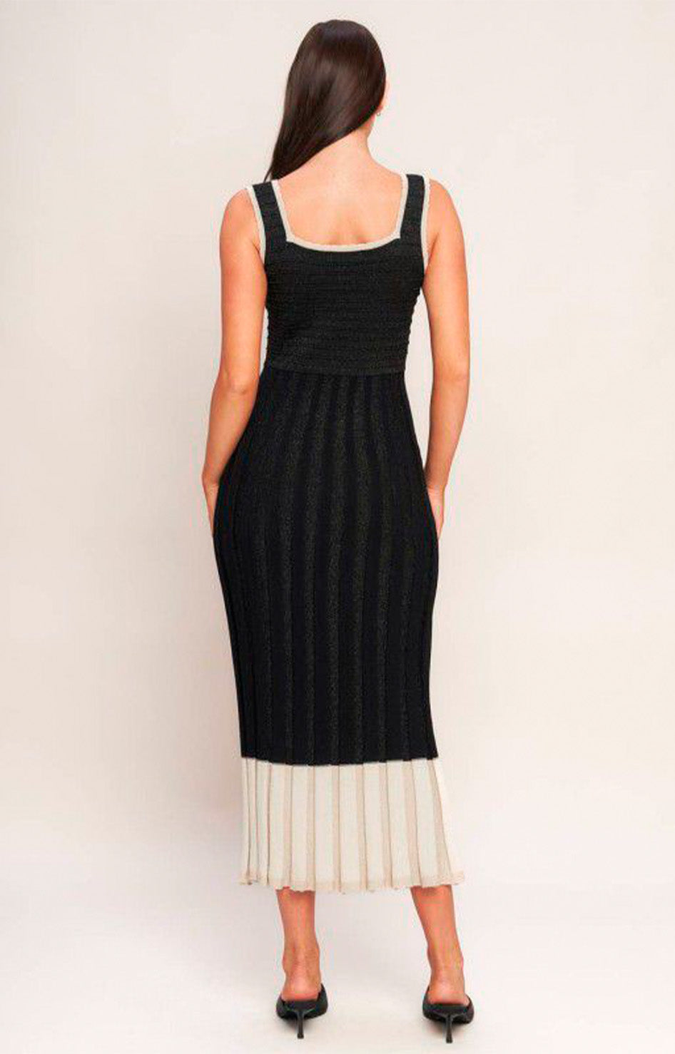 Vestido negro de tirantes