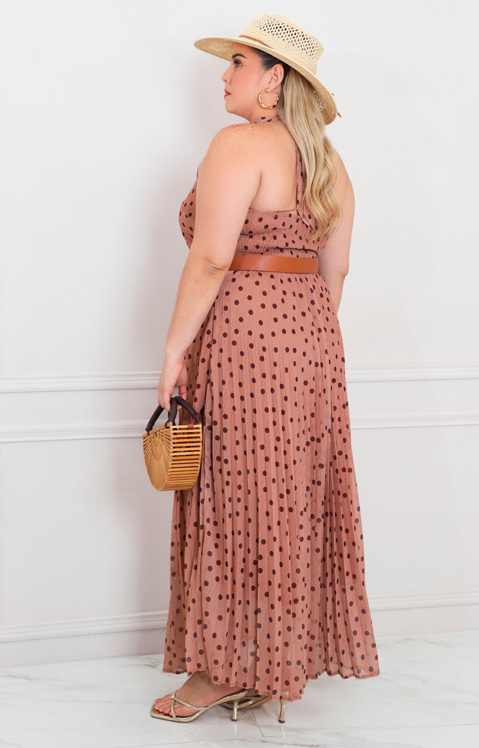 Vestido cafe halter - VESTIDO LARGO CURVY Boutiquemirel 