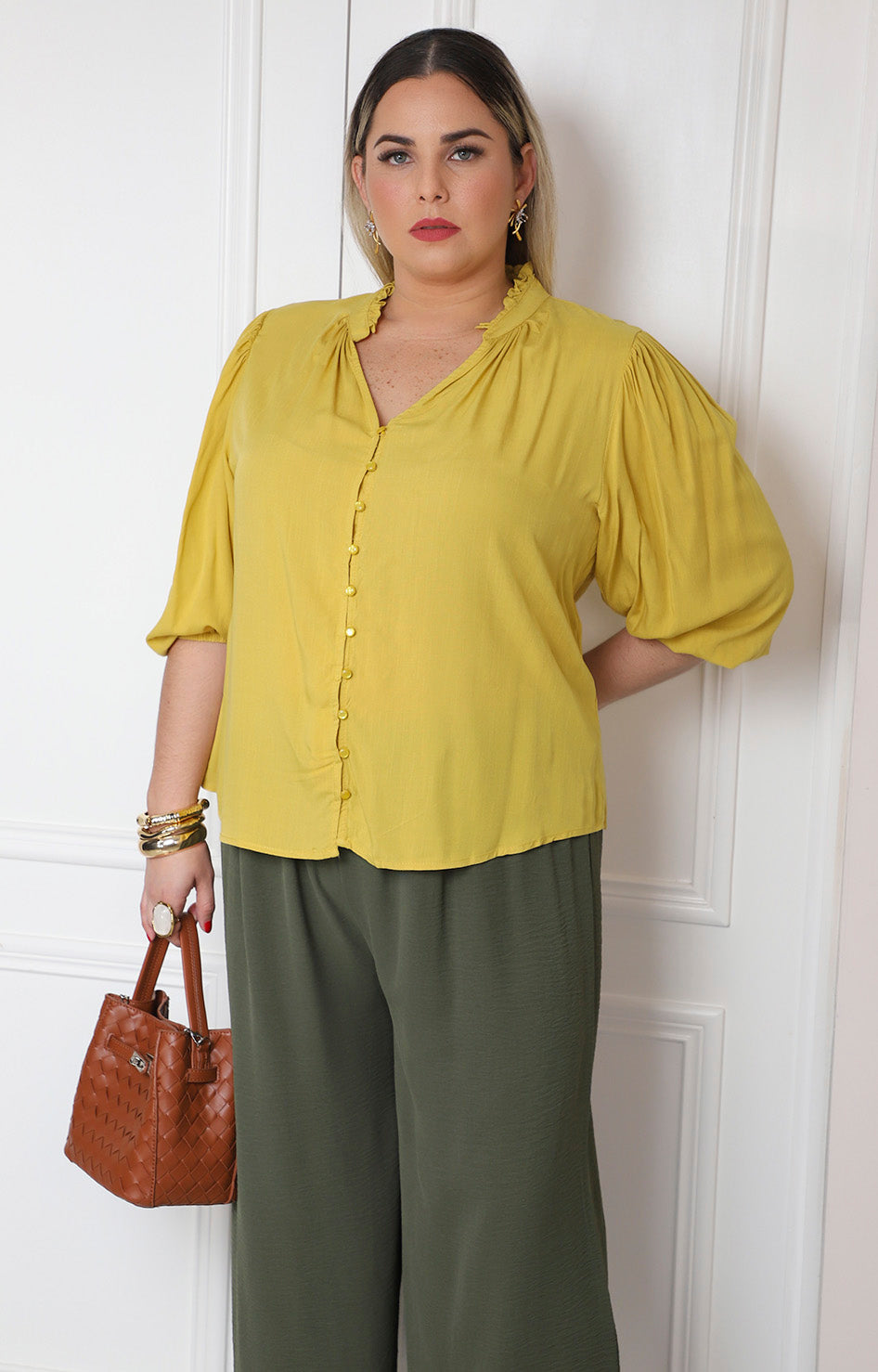 Blusa escote en V con mangas globo