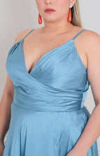 Vestido azul satinado con drapeado - VESTIDO LARGO CURVY Boutiquemirel 
