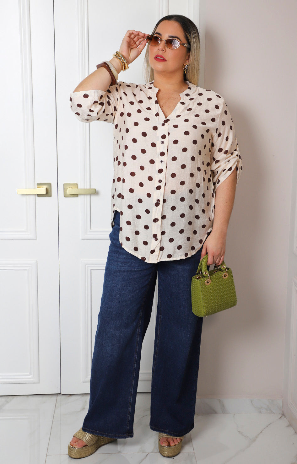 Blusa camisera de manga 3/4 y polka dots