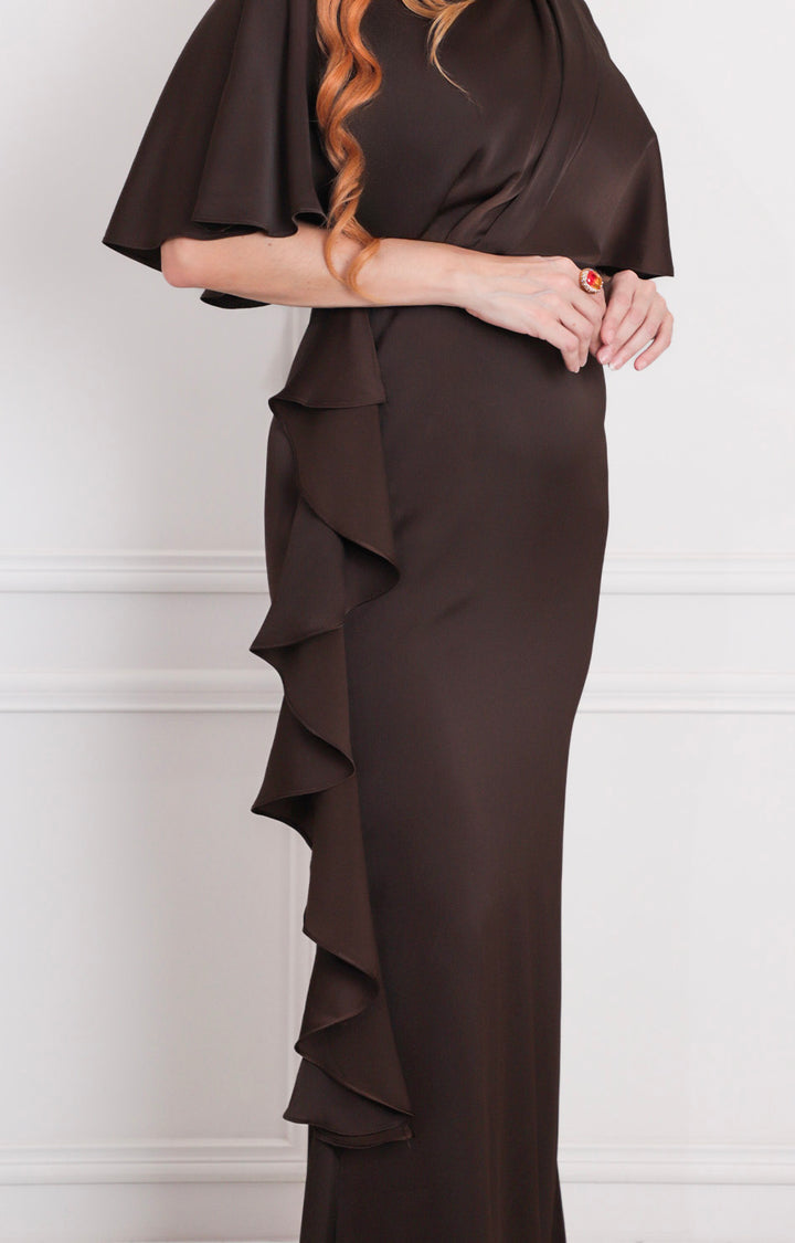 Vestido café con volantes