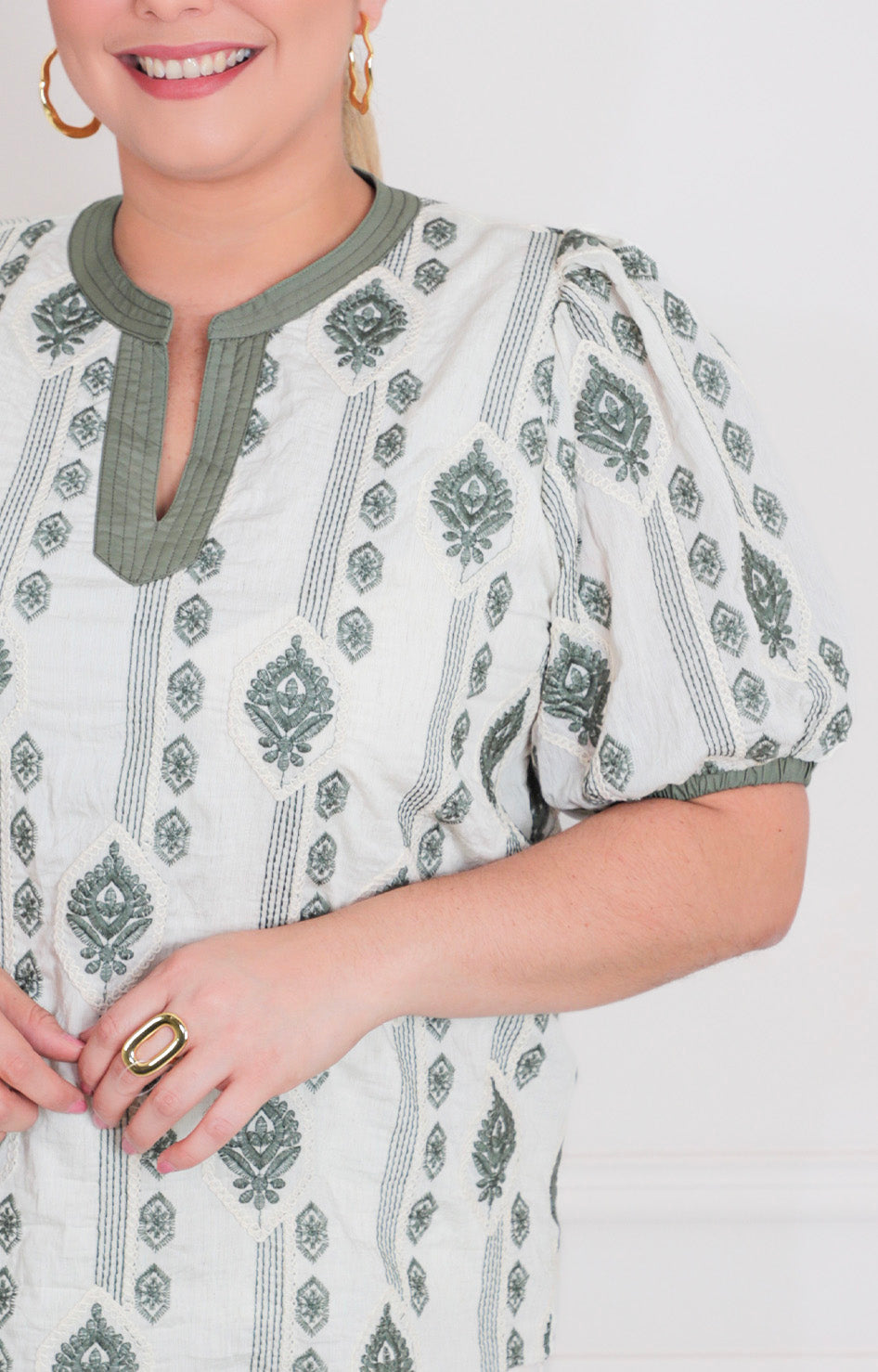 Blusa boho con bordado verde - BLUSAS CURVY Boutiquemirel 