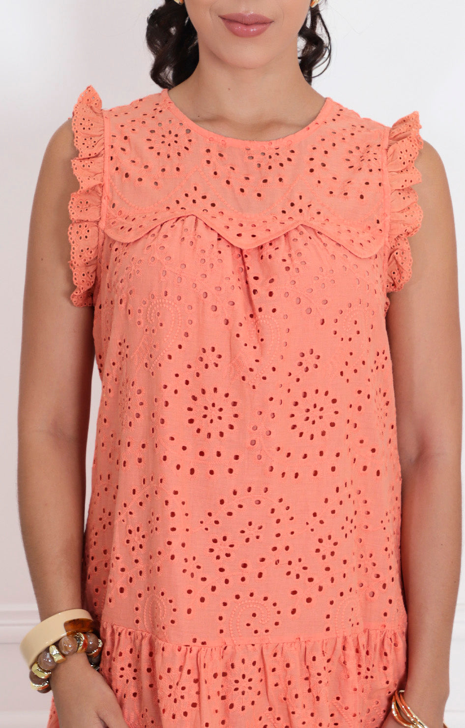 Vestido corto con bordado