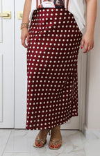 Falda satinada con polka dots