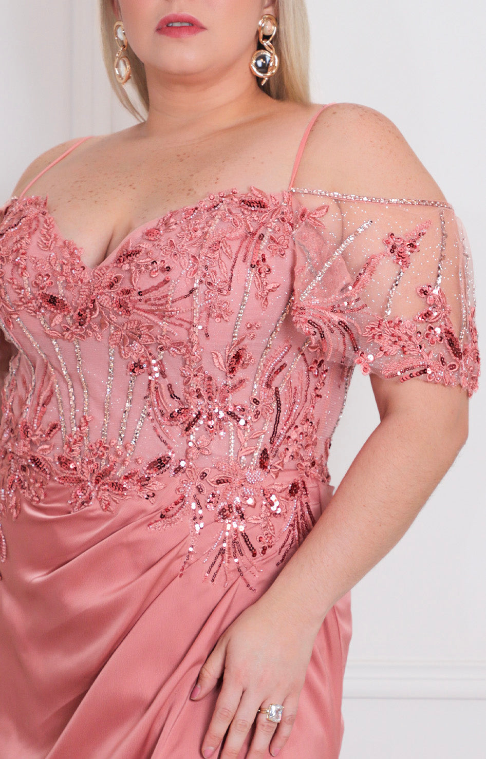 Vestido rosa con aplicaciones - VESTIDO LARGO CURVY Boutiquemirel 