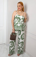 Conjunto estampado con blusa peplum