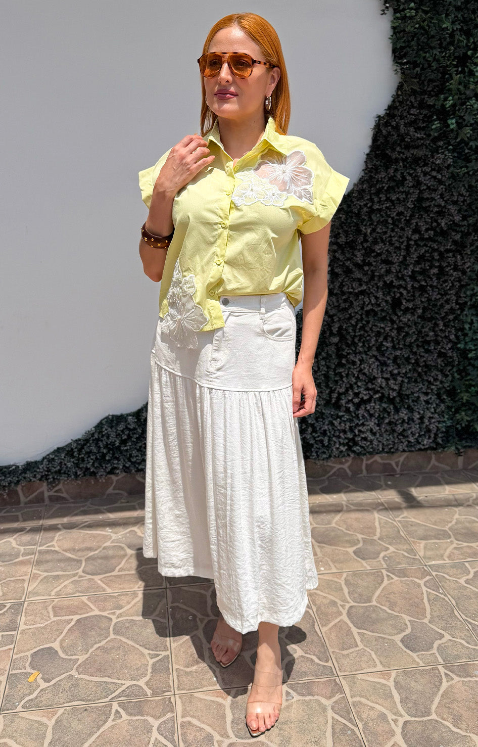 Blusa con bordado floral blanco - BLUSAS REGULAR Boutiquemirel 