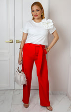 Pantalón rojo con cinturón