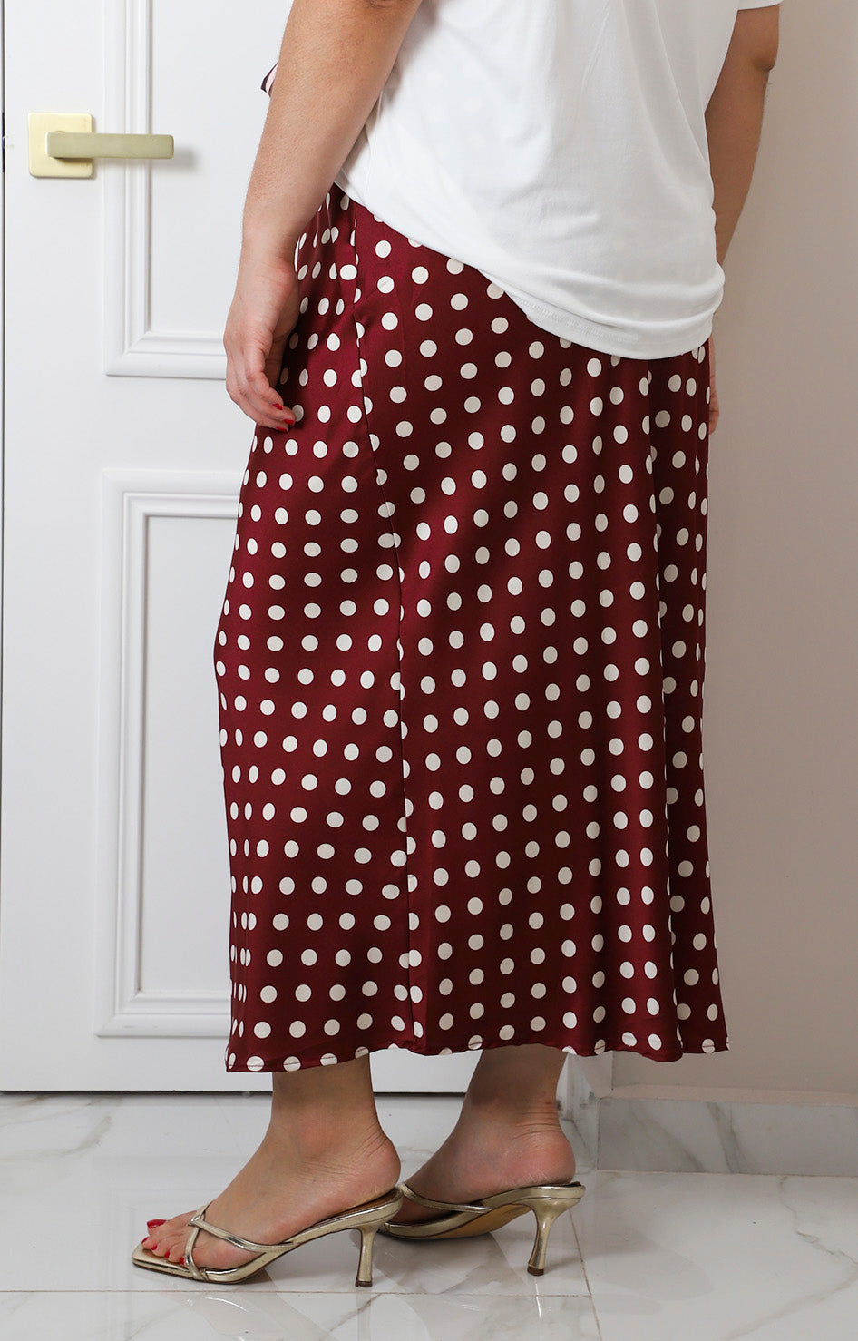 Falda satinada con polka dots