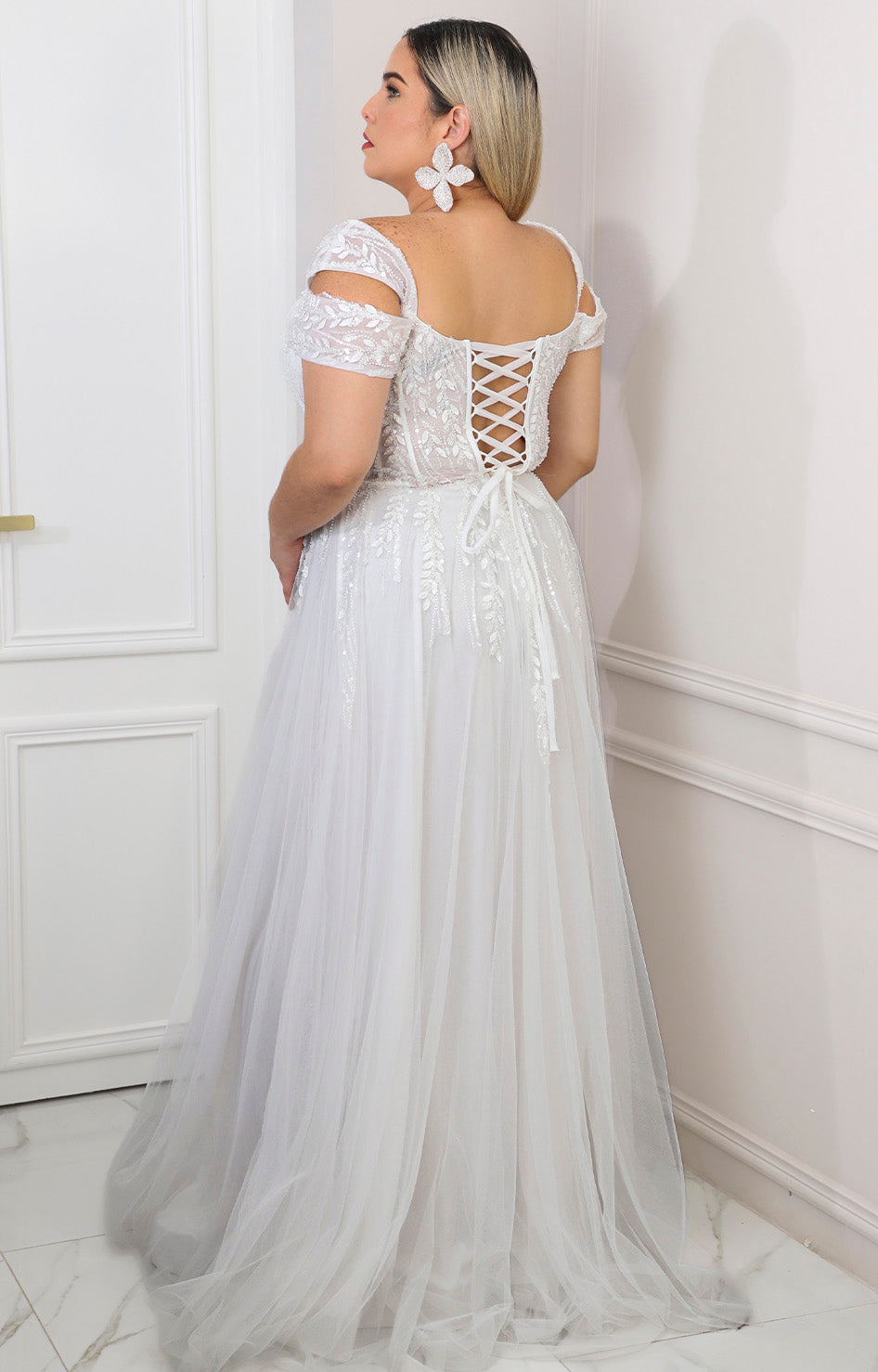 Vestido blanco con aplicaciones