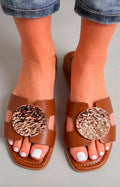 Sandalias con detalle dorado