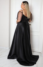 Vestido largo negro con pedrería y tul