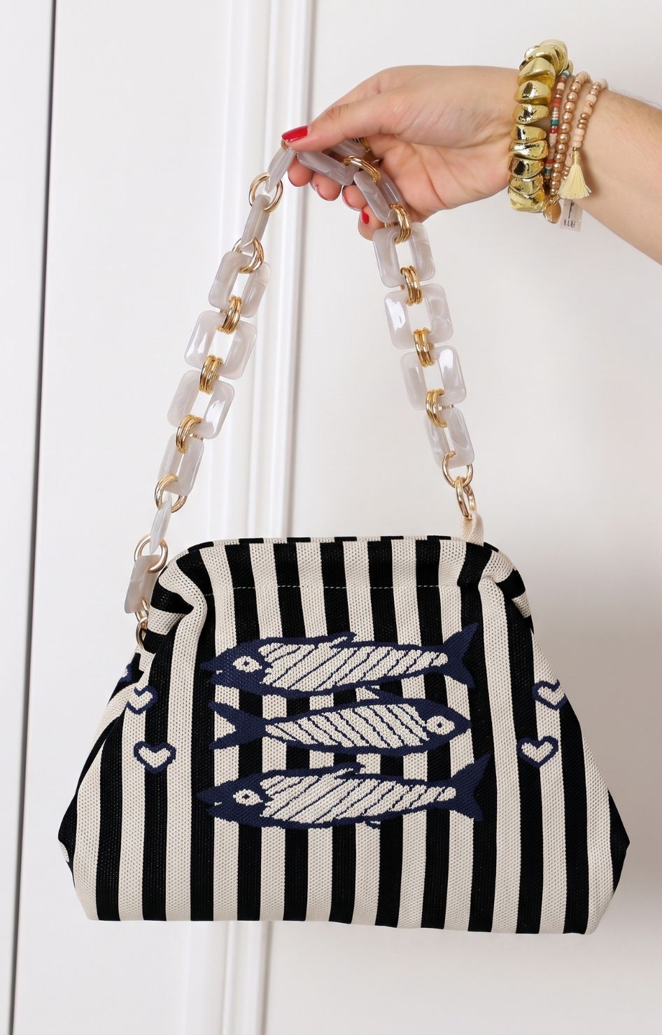 Bolsa tejida con estampado de peces