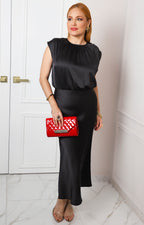 Vestido negro satinado