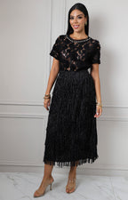 Blusa negra con encaje floral