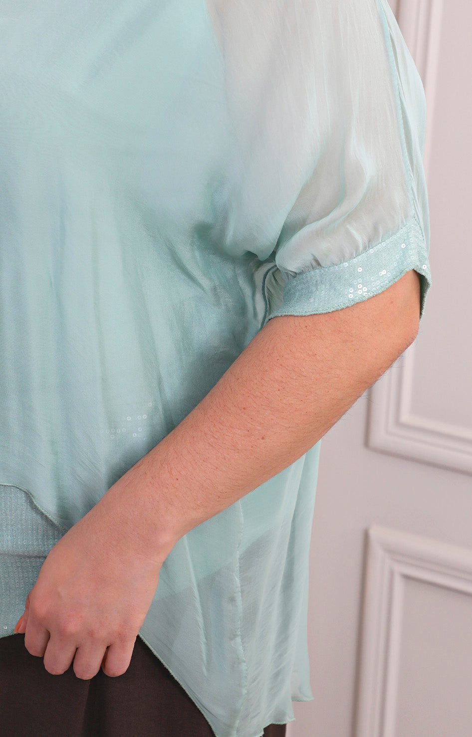 Blusa de seda de manga corta