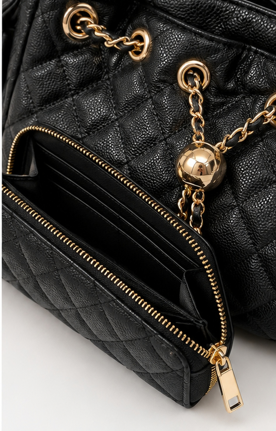Bolsa acolchada con cadena