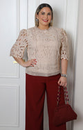 Blusa de guipur con mangas 3/4