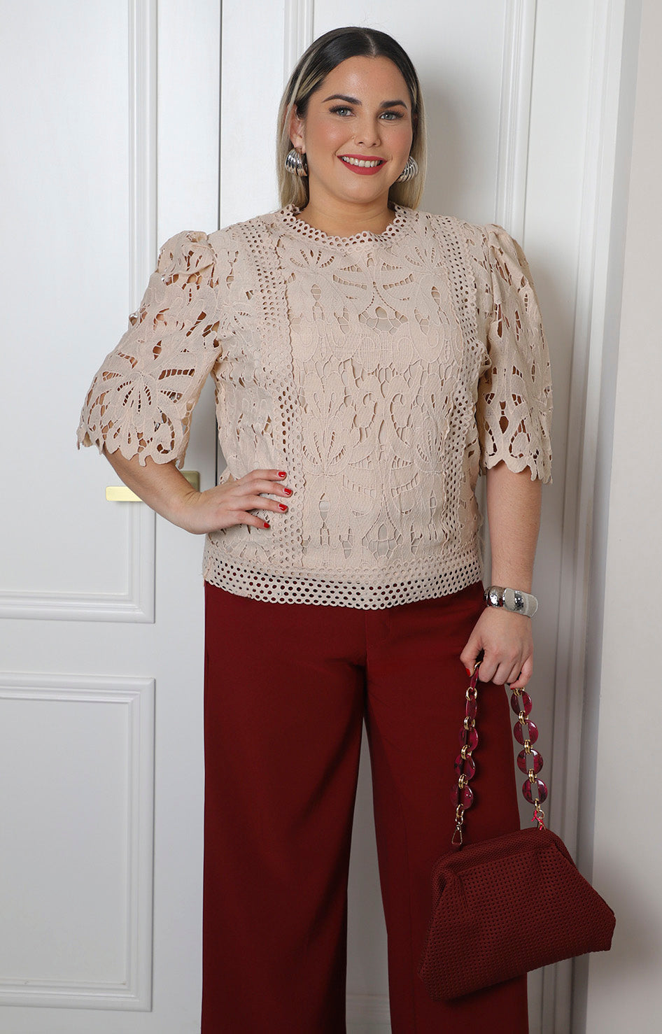 Blusa de guipur con mangas 3/4