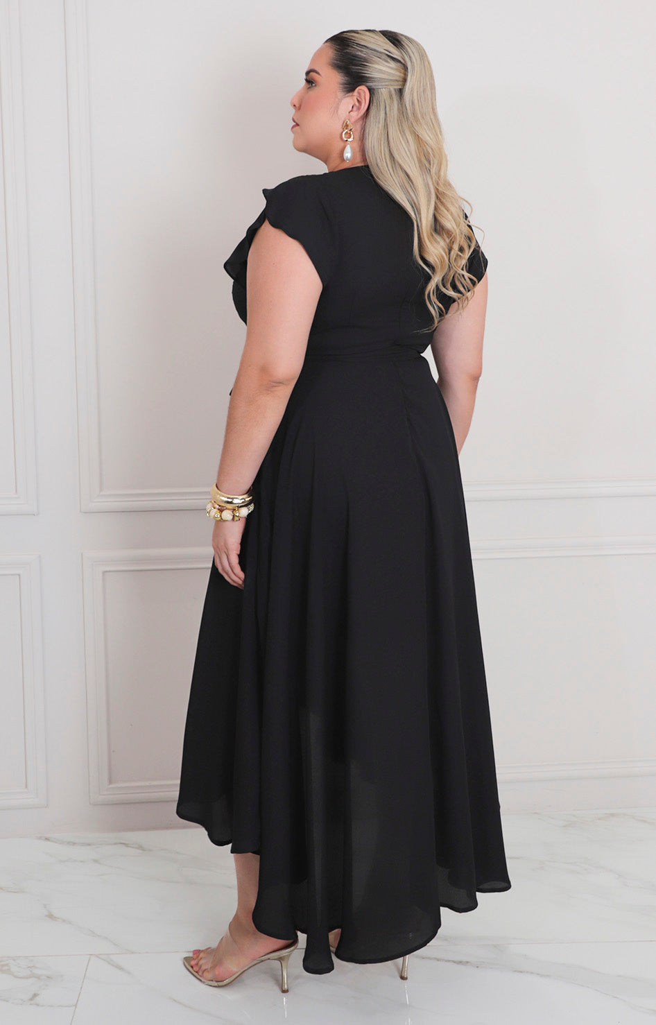 Vestido asimétrico con lazo
