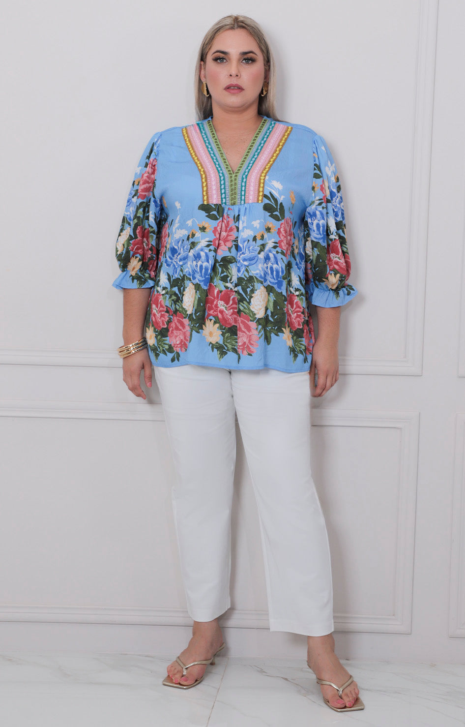 Blusa de flores con bordado - BLUSAS CURVY Boutiquemirel 