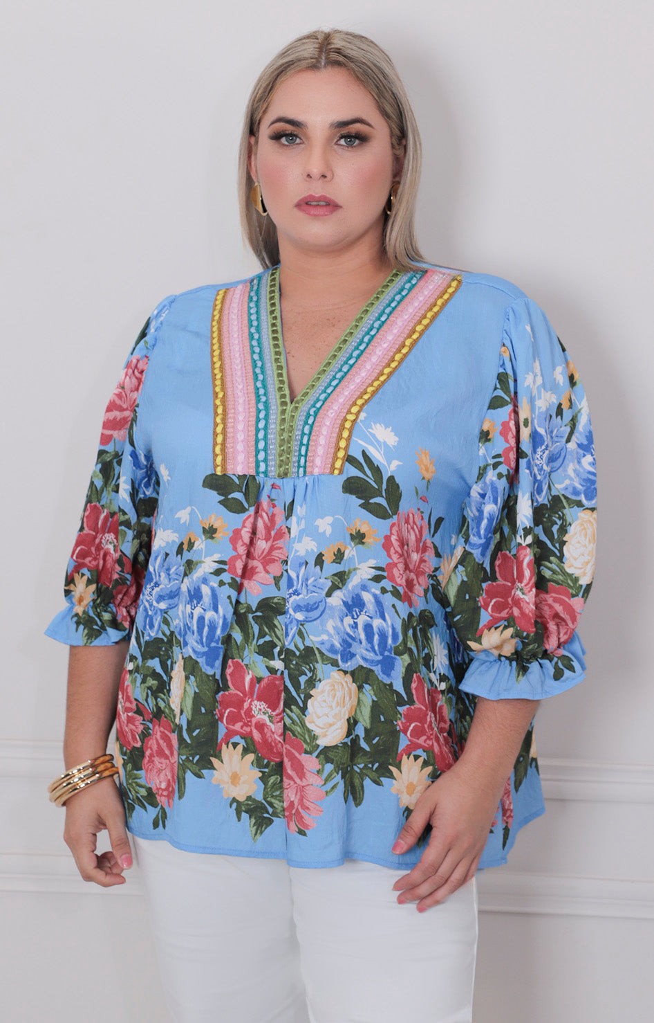 Blusa de flores con bordado - BLUSAS CURVY Boutiquemirel 