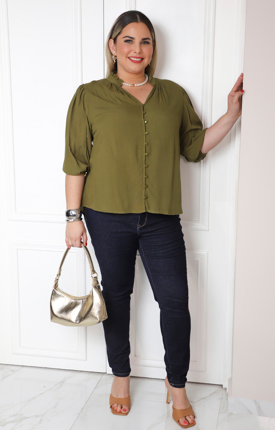 Blusa escote en V con mangas globo