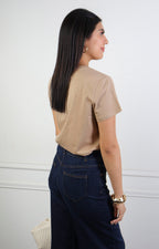 Blusa regular Boutiquemirel con detalles dorados y botones delanteros