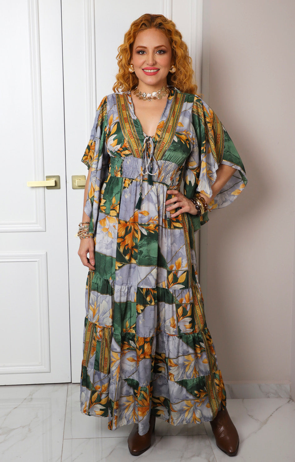 Vestido con escote en V y estampado floral
