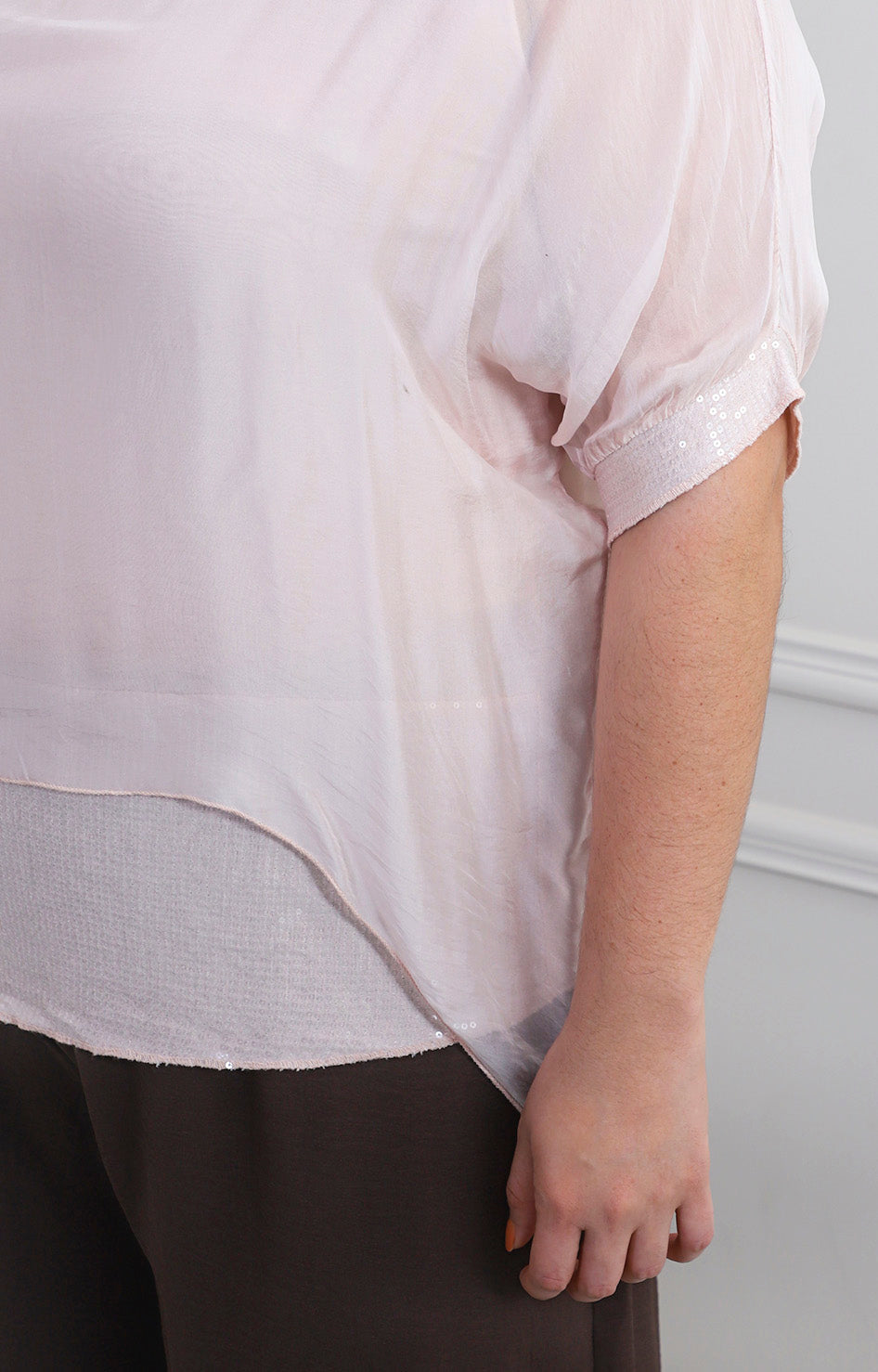 Blusa de seda de manga corta