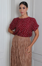Blusa vino con manga corta y polka dots
