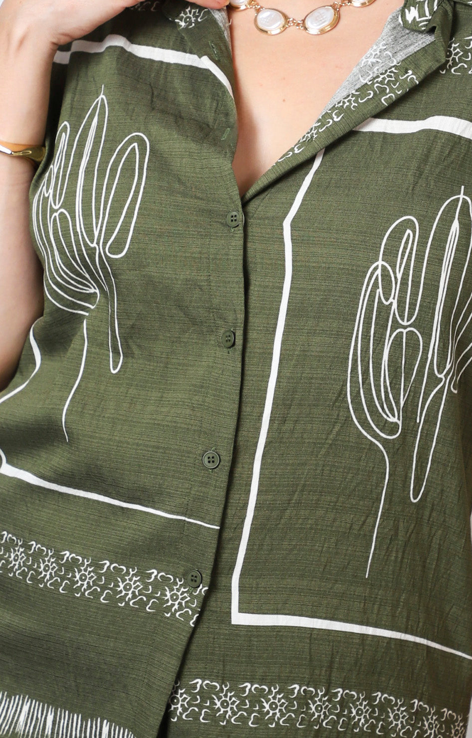 Conjunto verde con estampado de cactus