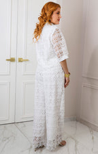 Conjunto blanco de guipur con mangas globo