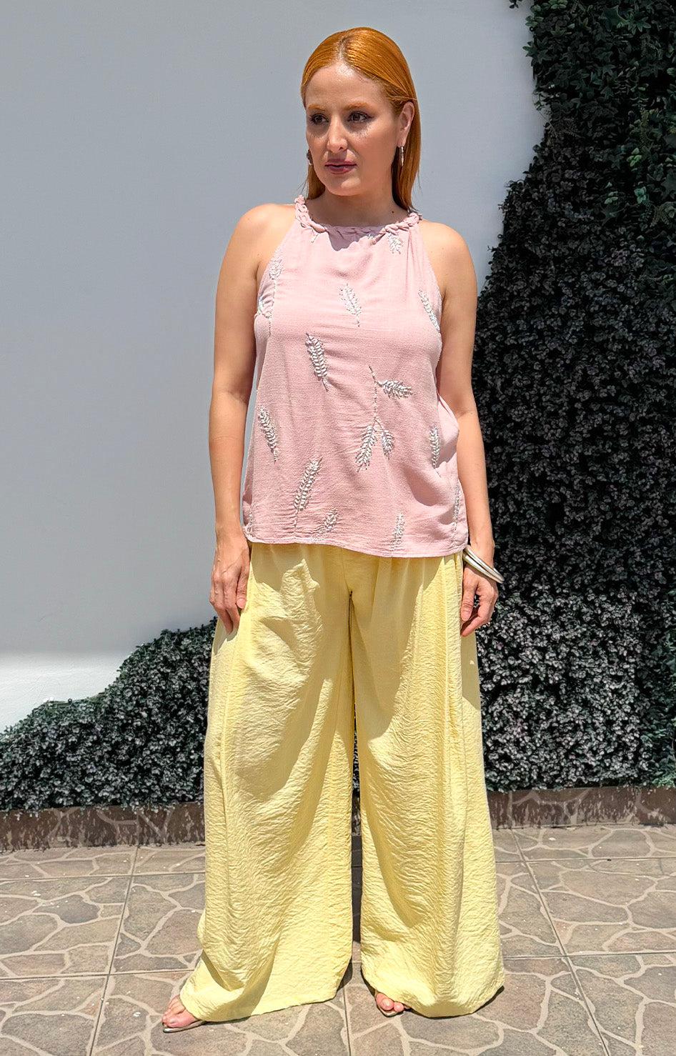 Blusa con bordado de hojas - BLUSAS REGULAR Boutiquemirel 
