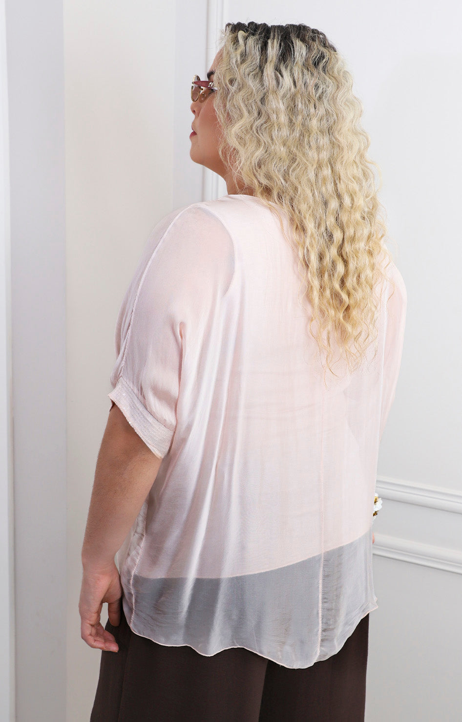 Blusa de seda de manga corta